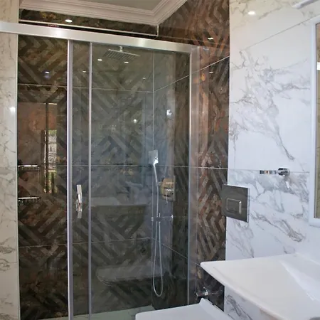 Vila Stone Mansion *