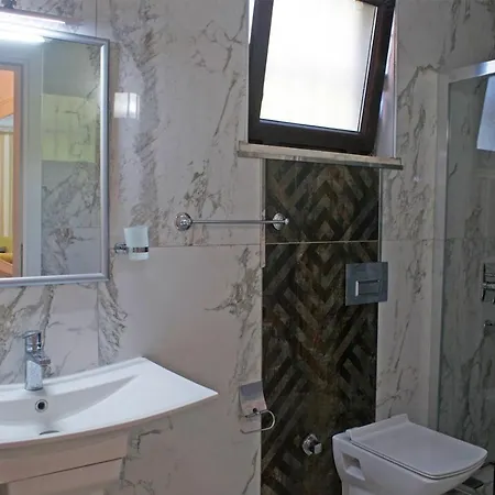 וילה Stone Mansion